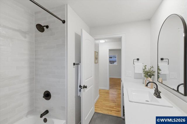 33001 Sand Ridge Rd, Lebanon, OR 97355