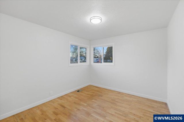 33001 Sand Ridge Rd, Lebanon, OR 97355