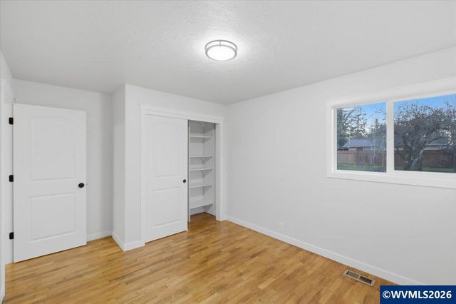 33001 Sand Ridge Rd, Lebanon, OR 97355