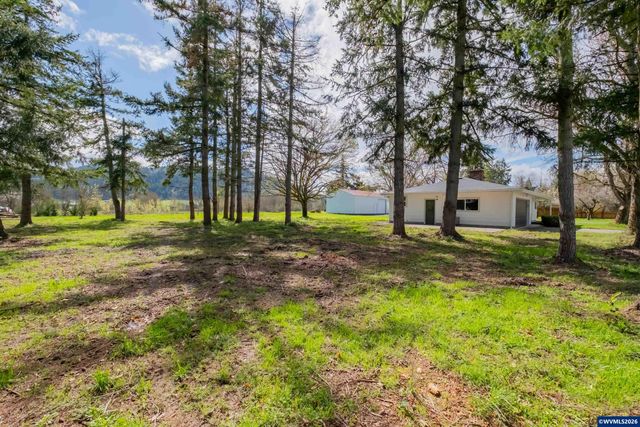 33001 Sand Ridge Rd, Lebanon, OR 97355