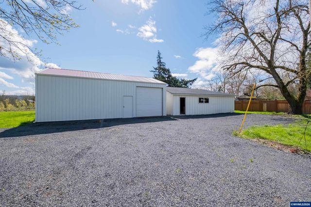 33001 Sand Ridge Rd, Lebanon, OR 97355