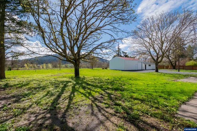 33001 Sand Ridge Rd, Lebanon, OR 97355