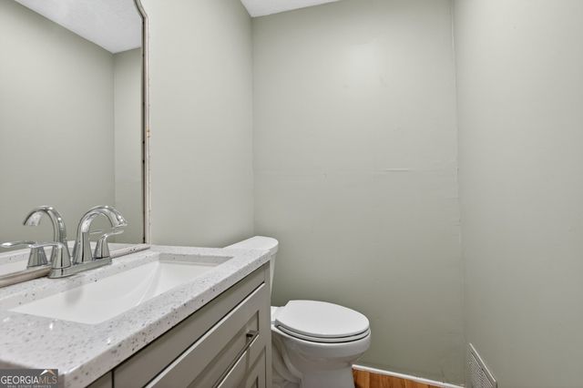 212 S Piedmont Street, Calhoun, GA 30701