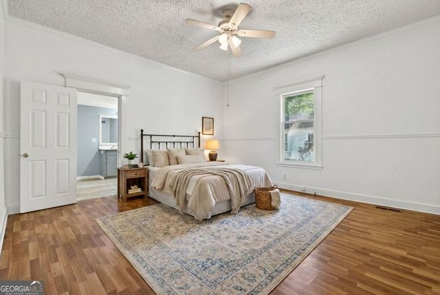 212 S Piedmont Street, Calhoun, GA 30701