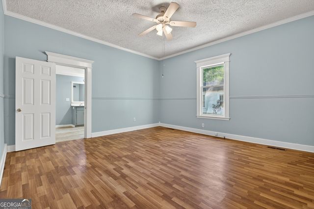 212 S Piedmont Street, Calhoun, GA 30701