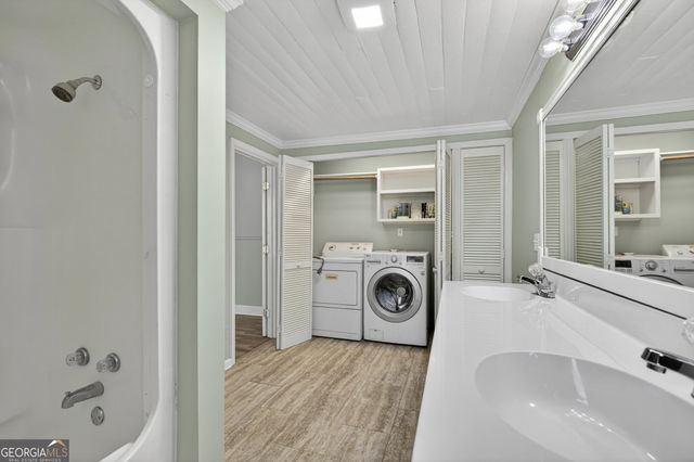 212 S Piedmont Street, Calhoun, GA 30701