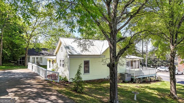 212 S Piedmont Street, Calhoun, GA 30701
