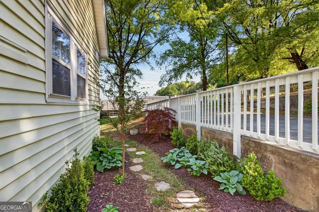 212 S Piedmont Street, Calhoun, GA 30701