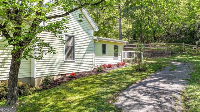 212 S Piedmont Street, Calhoun, GA 30701