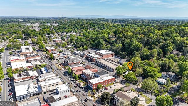 212 S Piedmont Street, Calhoun, GA 30701