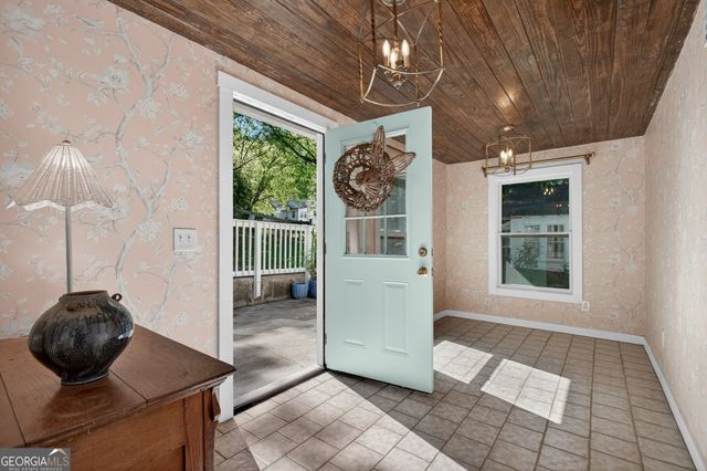 212 S Piedmont Street, Calhoun, GA 30701