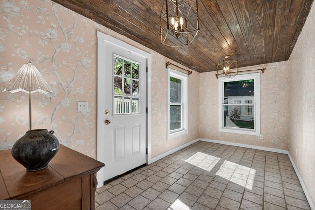 212 S Piedmont Street, Calhoun, GA 30701
