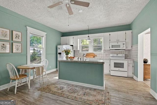 212 S Piedmont Street, Calhoun, GA 30701