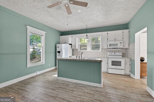 212 S Piedmont Street, Calhoun, GA 30701