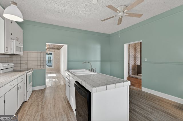212 S Piedmont Street, Calhoun, GA 30701