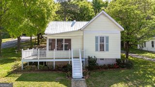 212 S Piedmont Street, Calhoun, GA 30701