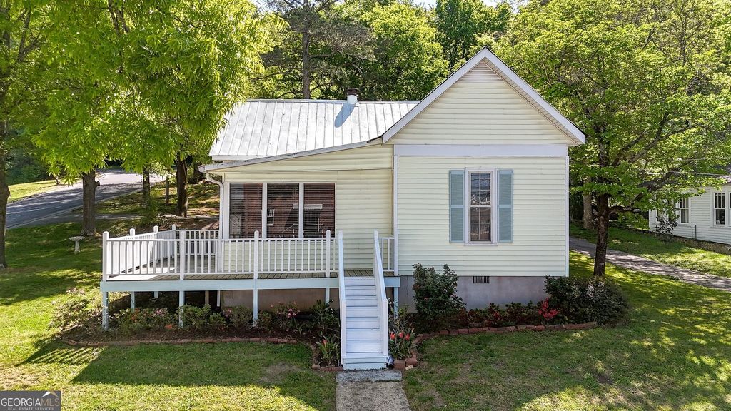 212 S Piedmont Street, Calhoun, GA 30701
