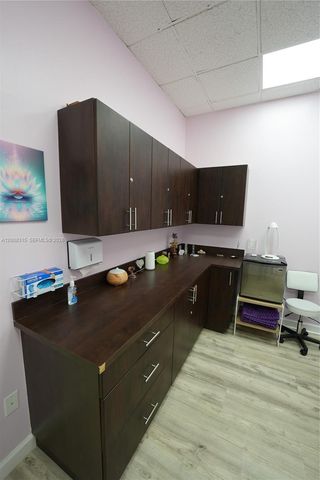 7171 SW 24th St, Miami, FL 33155