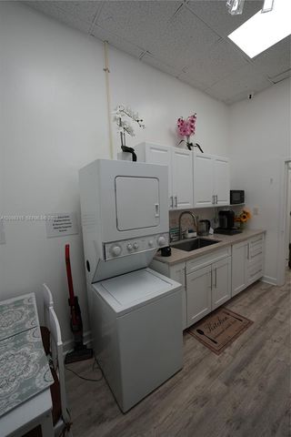 7171 SW 24th St, Miami, FL 33155
