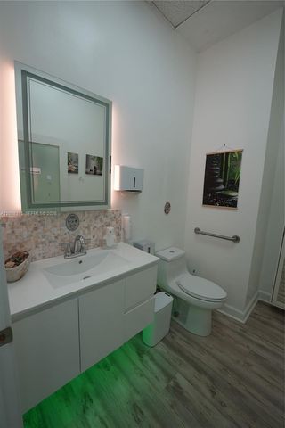 7171 SW 24th St, Miami, FL 33155