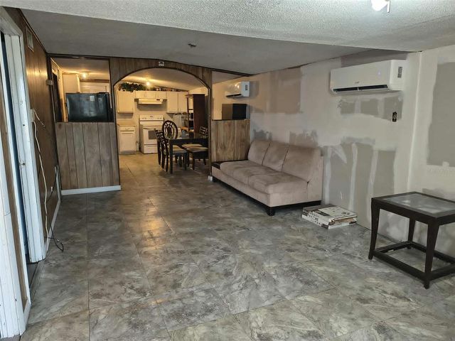 611 SHORT STREET, Plant City, FL 33563