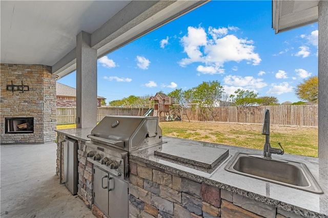 8241 Garner Dr, Corpus Christi, TX 78414