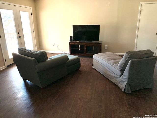 1080 Guadalupe, New Braunfels, TX 78132