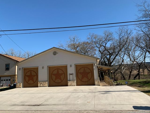 1080 Guadalupe, New Braunfels, TX 78132