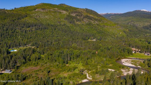 6045 Upper Pack River RD, Sandpoint, ID 83864