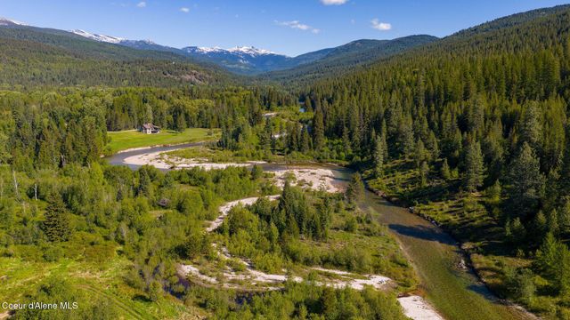 6045 Upper Pack River RD, Sandpoint, ID 83864