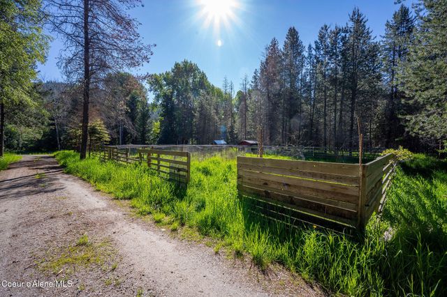 6045 Upper Pack River RD, Sandpoint, ID 83864