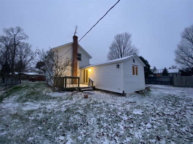 217 Cedar Street, Paw Paw, MI 49079