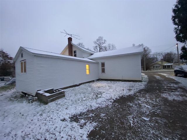 217 Cedar Street, Paw Paw, MI 49079