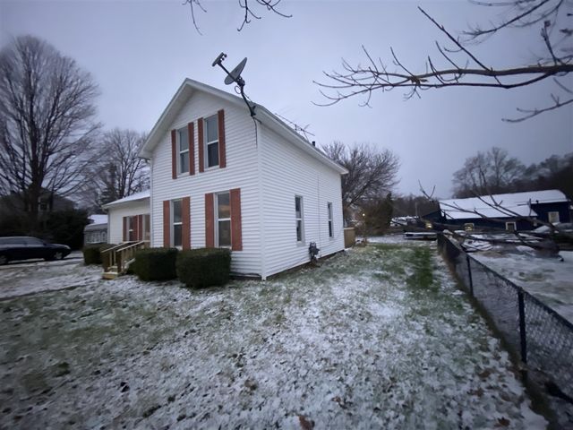 217 Cedar Street, Paw Paw, MI 49079