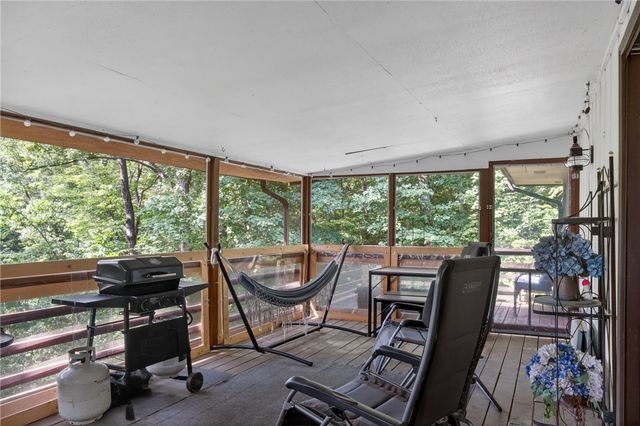 22 Hatcher Drive, Bella Vista, AR 72715