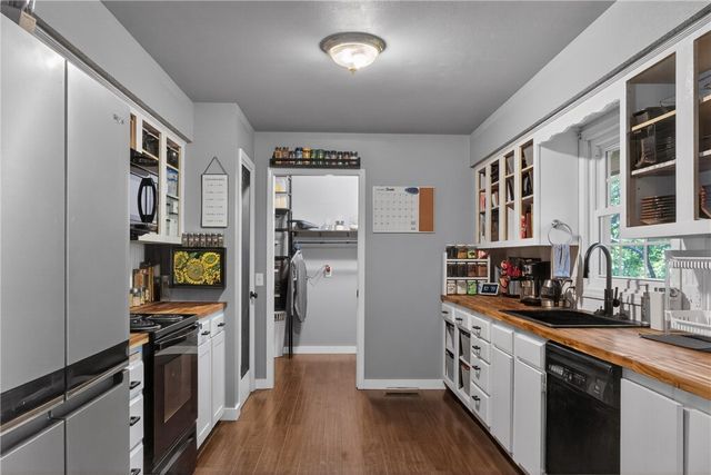 22 Hatcher Drive, Bella Vista, AR 72715