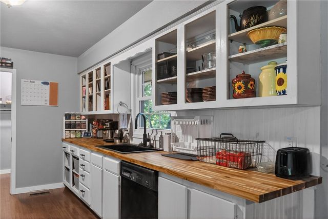 22 Hatcher Drive, Bella Vista, AR 72715