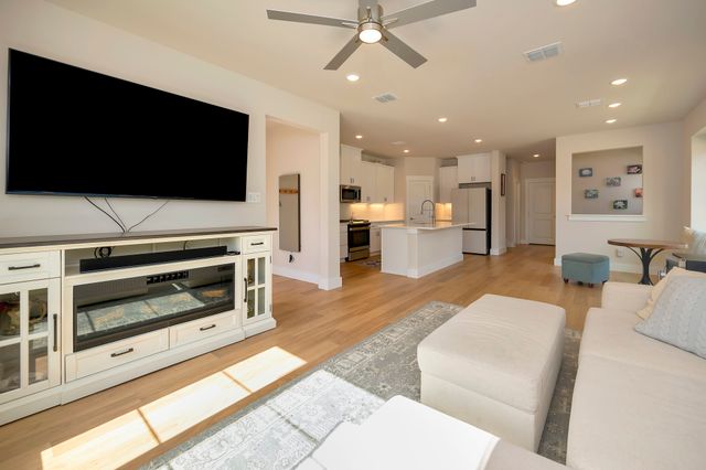 4720 Smokey Quartz Lane, Arlington, TX 76005