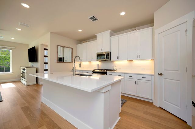 4720 Smokey Quartz Lane, Arlington, TX 76005