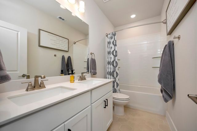 4720 Smokey Quartz Lane, Arlington, TX 76005