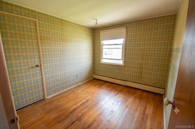 333 N Albany Avenue, Massapequa, NY 11758