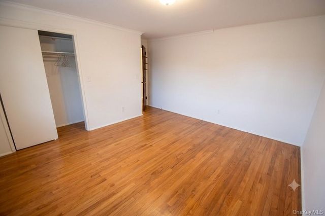 333 N Albany Avenue, Massapequa, NY 11758