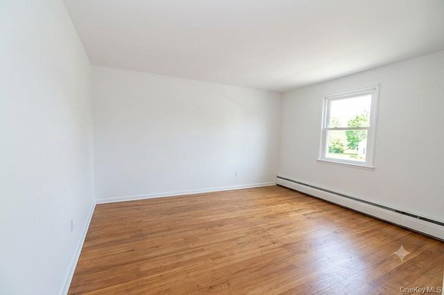 333 N Albany Avenue, Massapequa, NY 11758