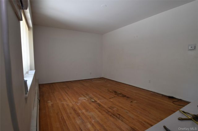 333 N Albany Avenue, Massapequa, NY 11758