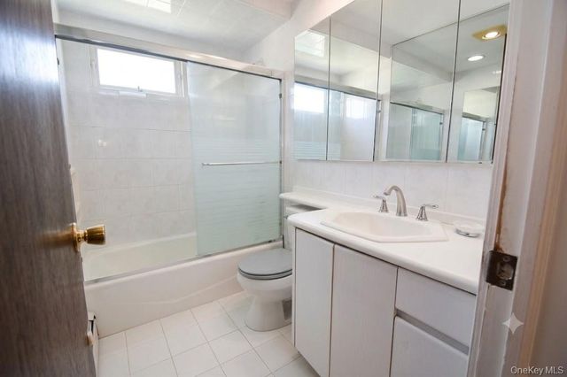 333 N Albany Avenue, Massapequa, NY 11758