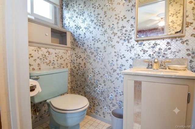 333 N Albany Avenue, Massapequa, NY 11758