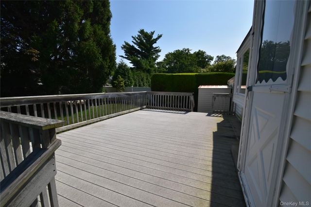 333 N Albany Avenue, Massapequa, NY 11758