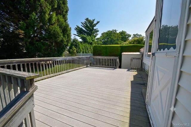 333 N Albany Avenue, Massapequa, NY 11758