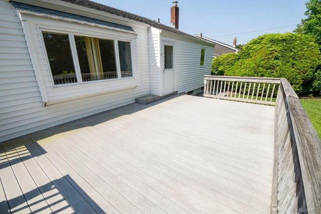 333 N Albany Avenue, Massapequa, NY 11758