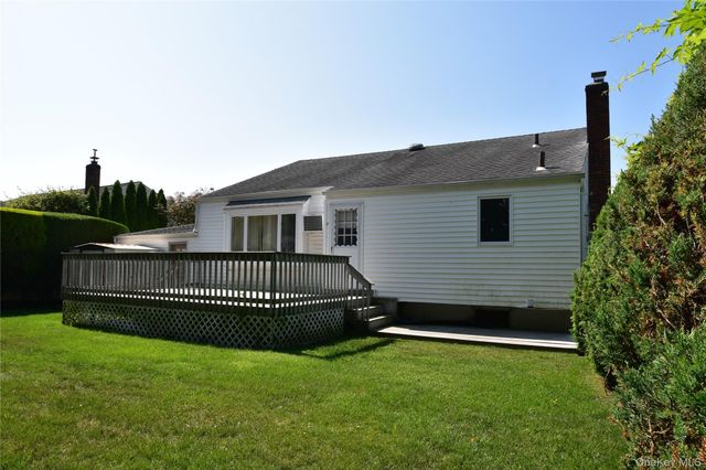 333 N Albany Avenue, Massapequa, NY 11758